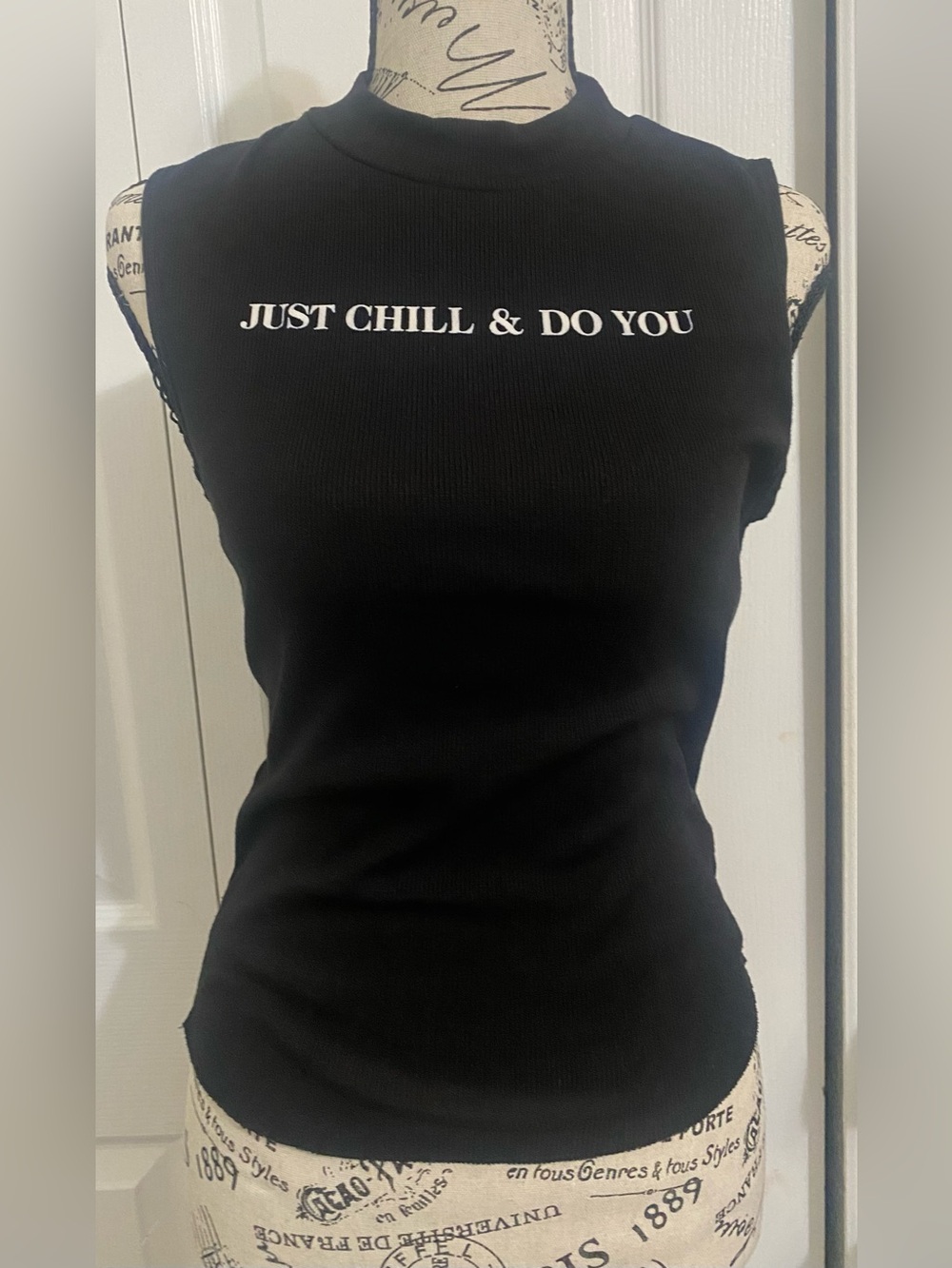 Black Sleeveless Graphic Top